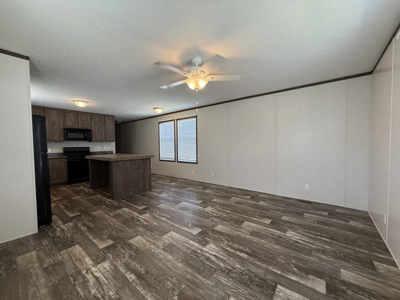 38029 Versailles St #49 - Photo 3 of 25
