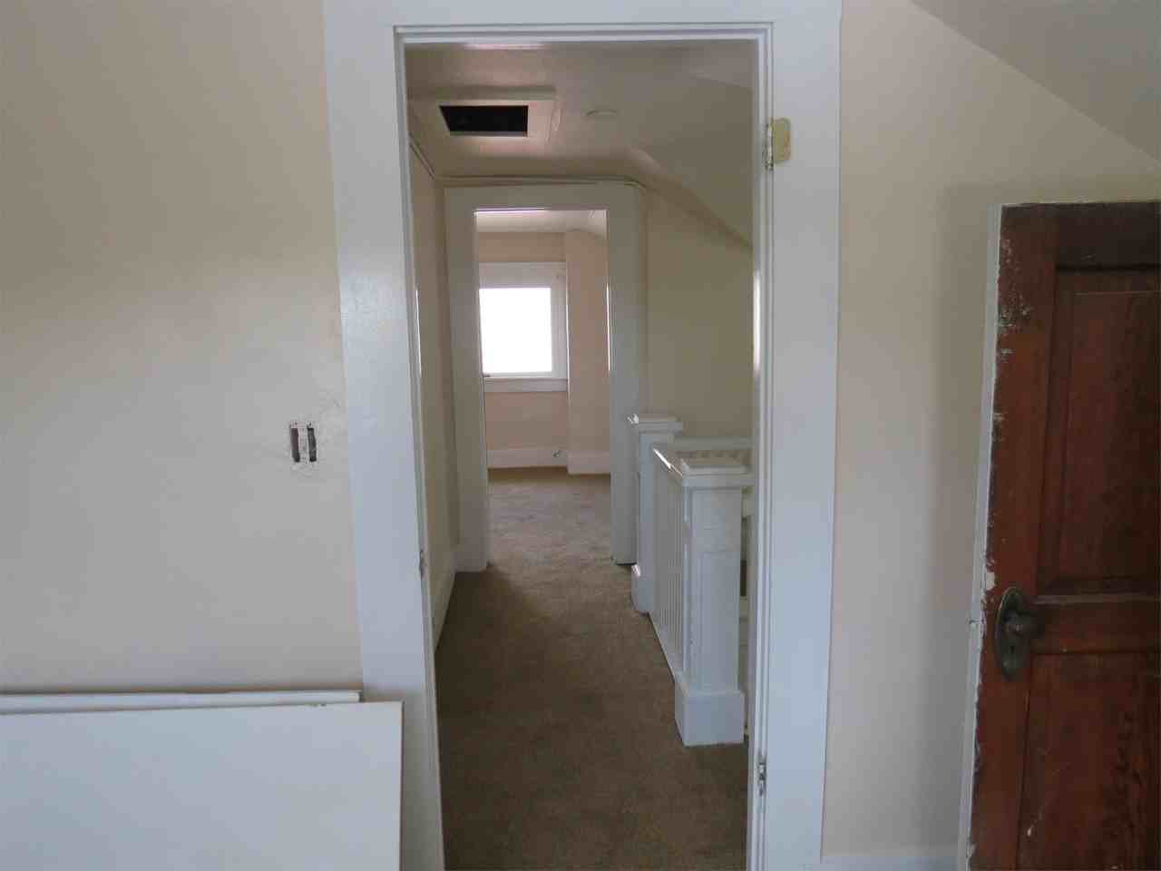 742 Nw - Photo 4 of 16