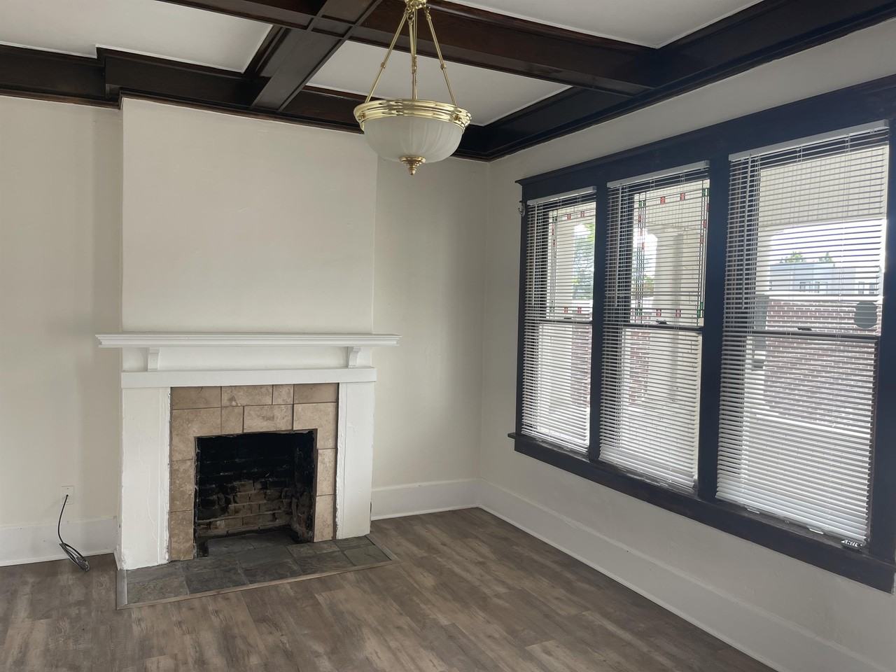 742 Nw - Photo 3 of 16