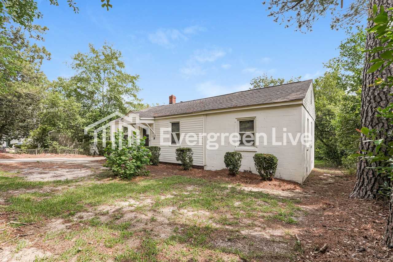 129 Winburn St - Photo 3 of 15