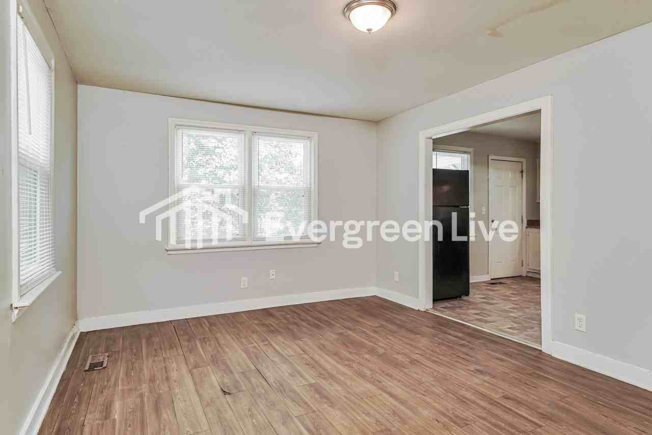 129 Winburn St - Photo 5 of 15