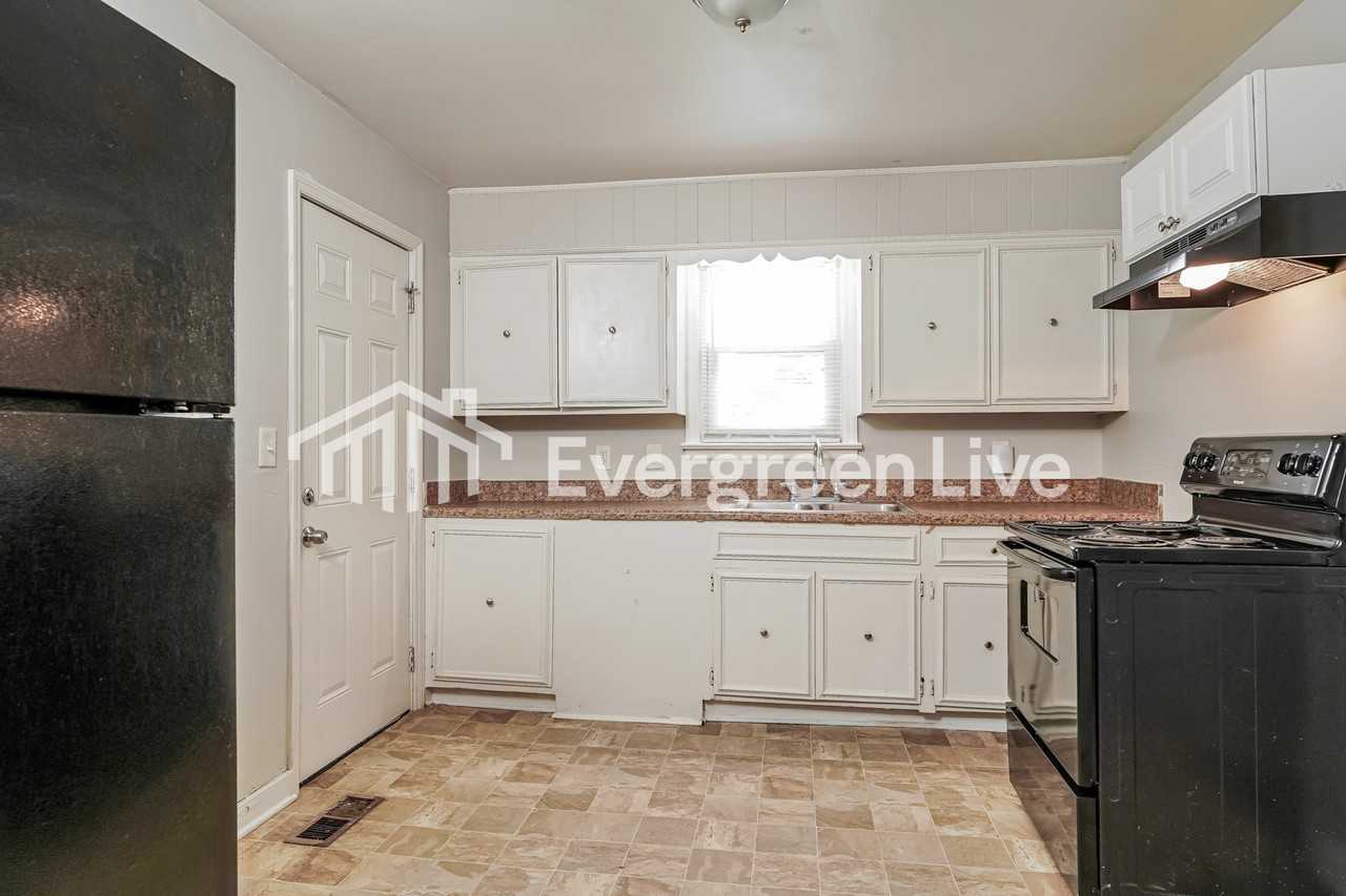 129 Winburn St - Photo 6 of 15