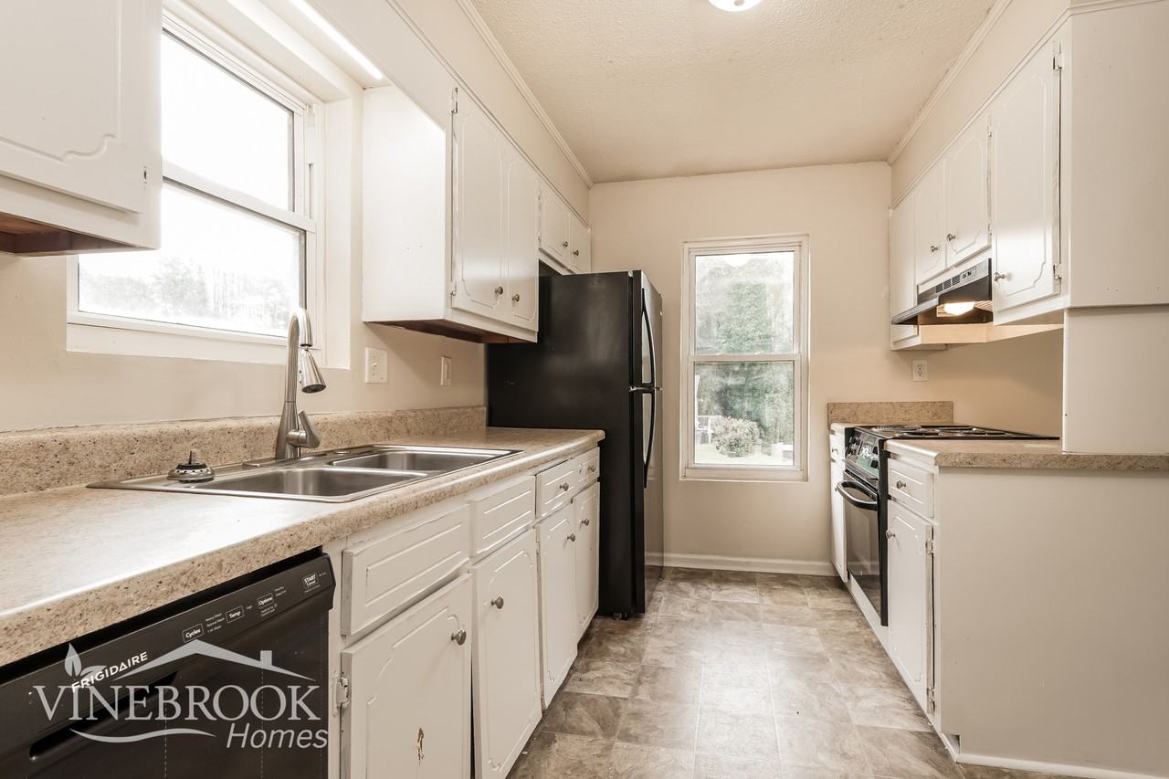 2315 Rutherford Ave - Photo 7 of 15