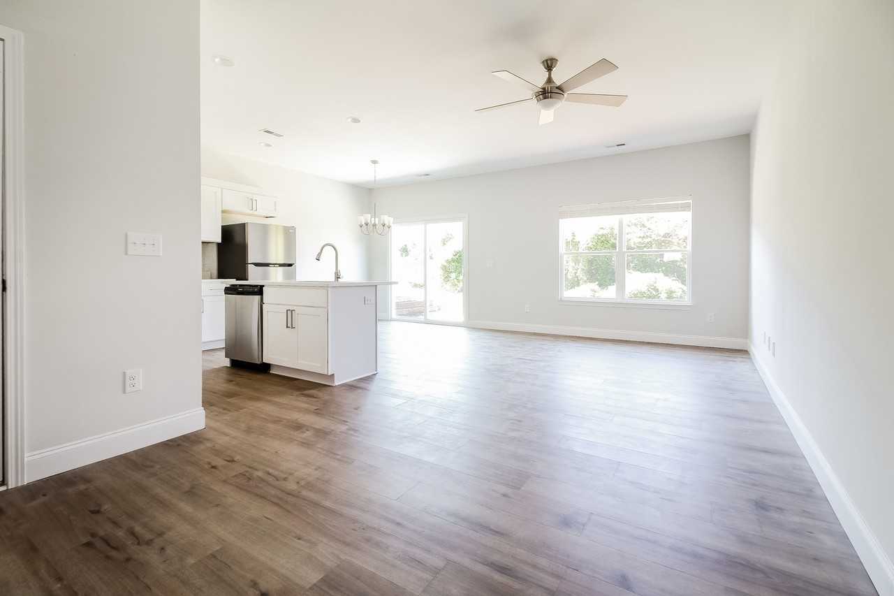 124 124 Cannon Creek Drive - Photo 3 of 17