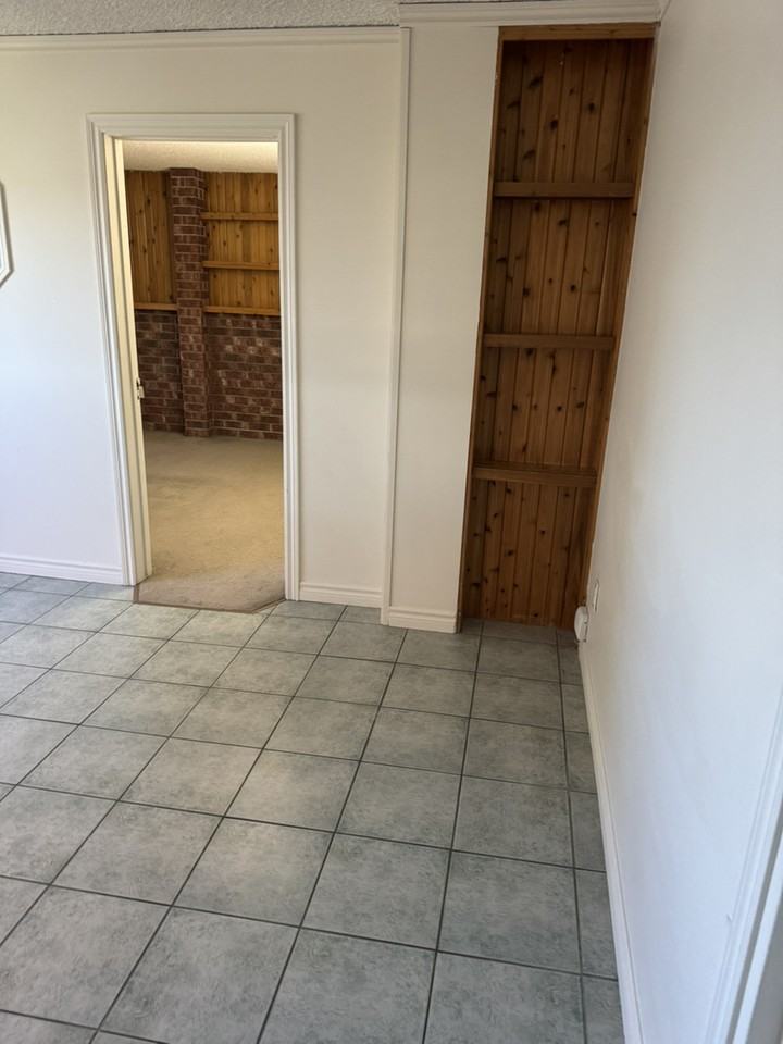 9830 105 St NW - Photo 4 of 12