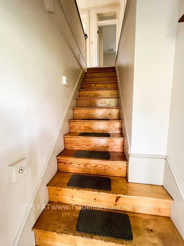 310 Manor Ave #B - Photo 2 of 10
