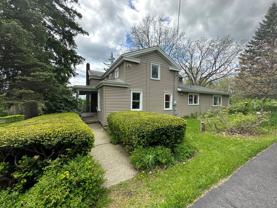 914 Middle Rd - Photo 1 of 1