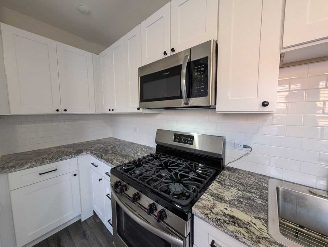 5818 W Berteau Ave - Photo 3 of 13