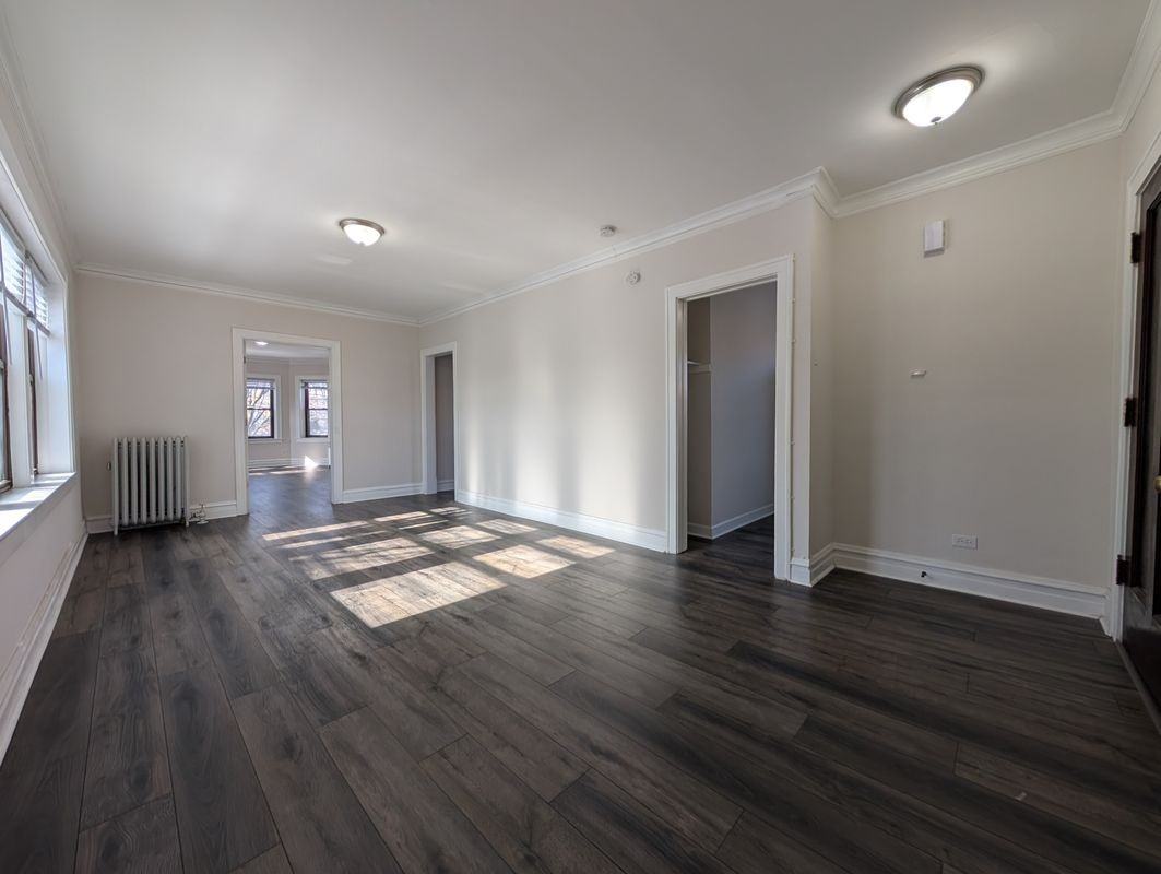 5818 W Berteau Ave - Photo 5 of 13