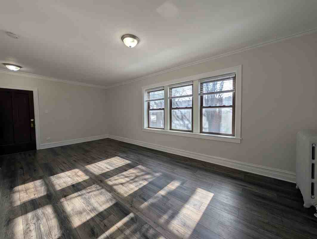 5818 W Berteau Ave - Photo 6 of 13