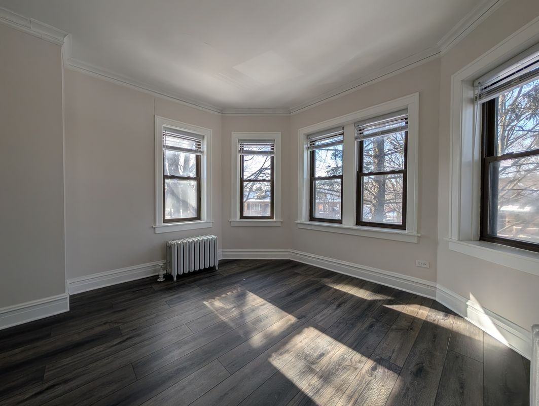 5818 W Berteau Ave - Photo 7 of 13
