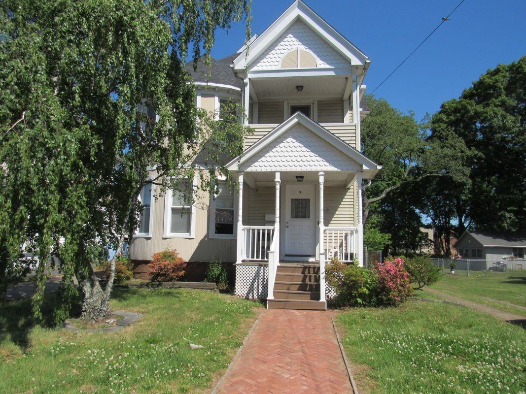 69 Center St ##2