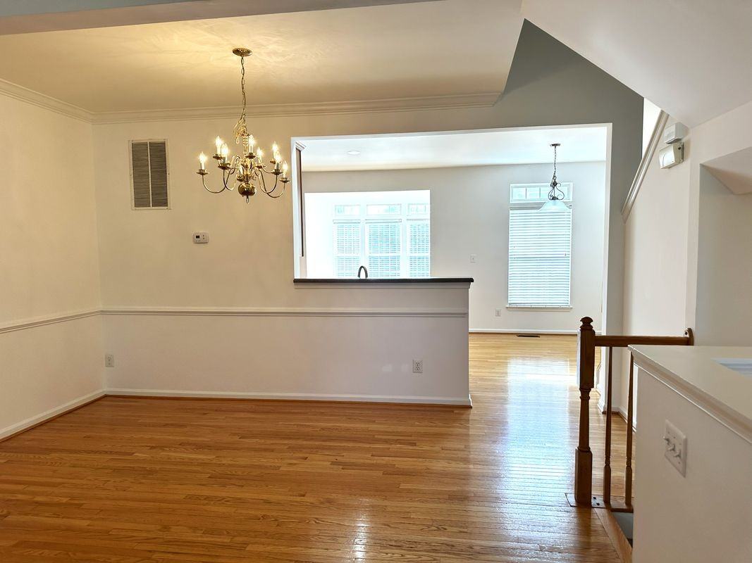 16606 Barge Cir - Photo 2 of 5