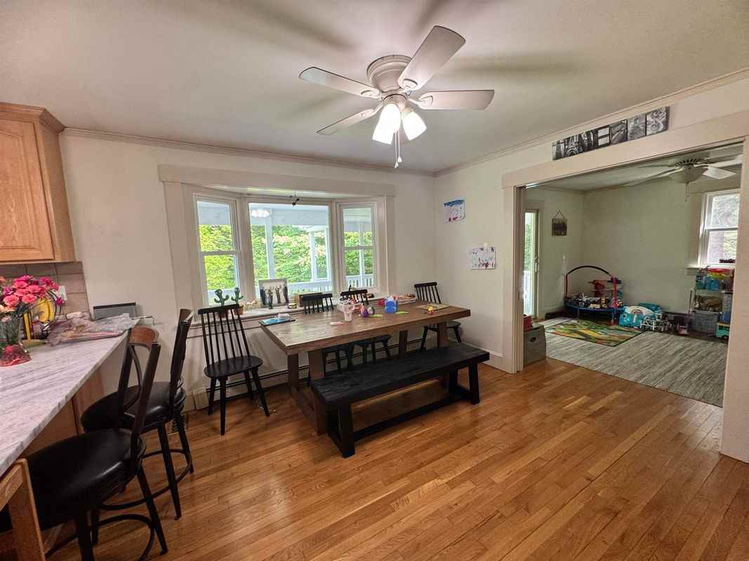44 Stowell Rd - Photo 4 of 31
