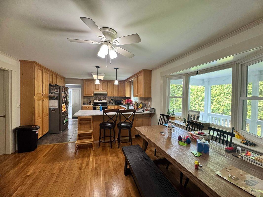44 Stowell Rd - Photo 5 of 31