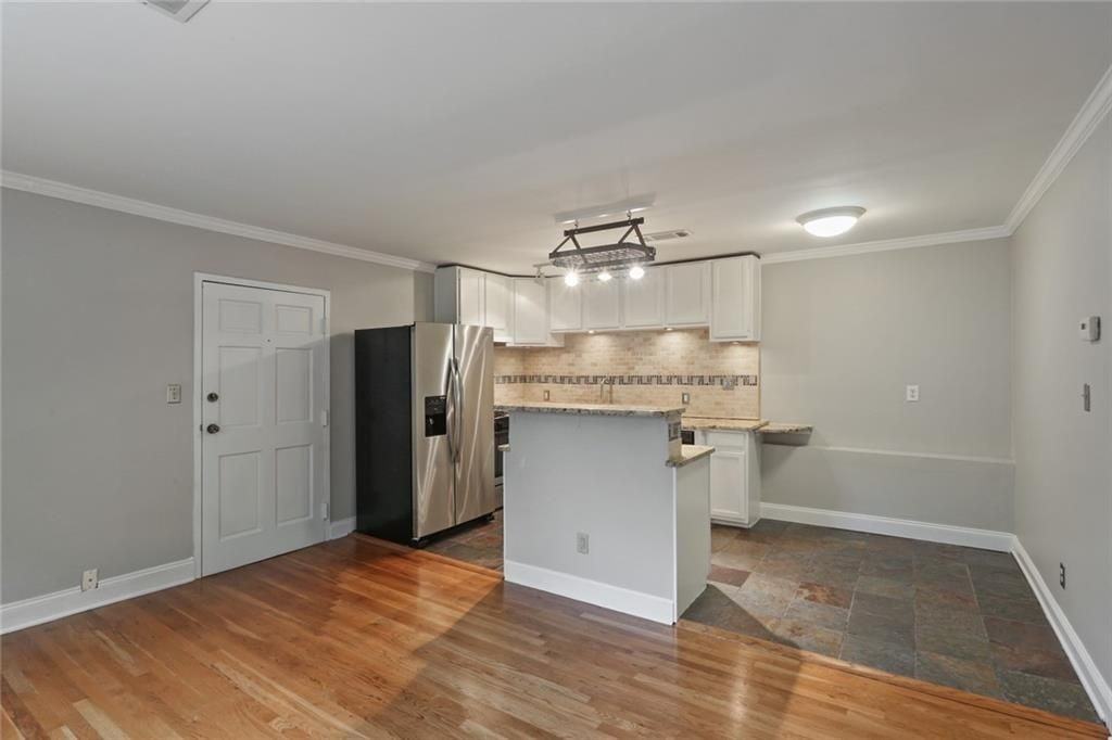 880 Glendale Ter Ne ##5 - Photo 5 of 19