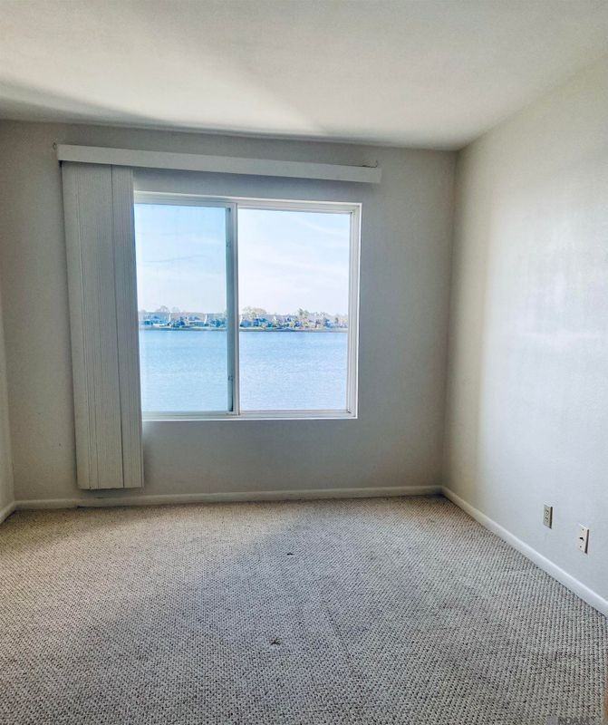 1490 Harbor Dr ##205 - Photo 5 of 12