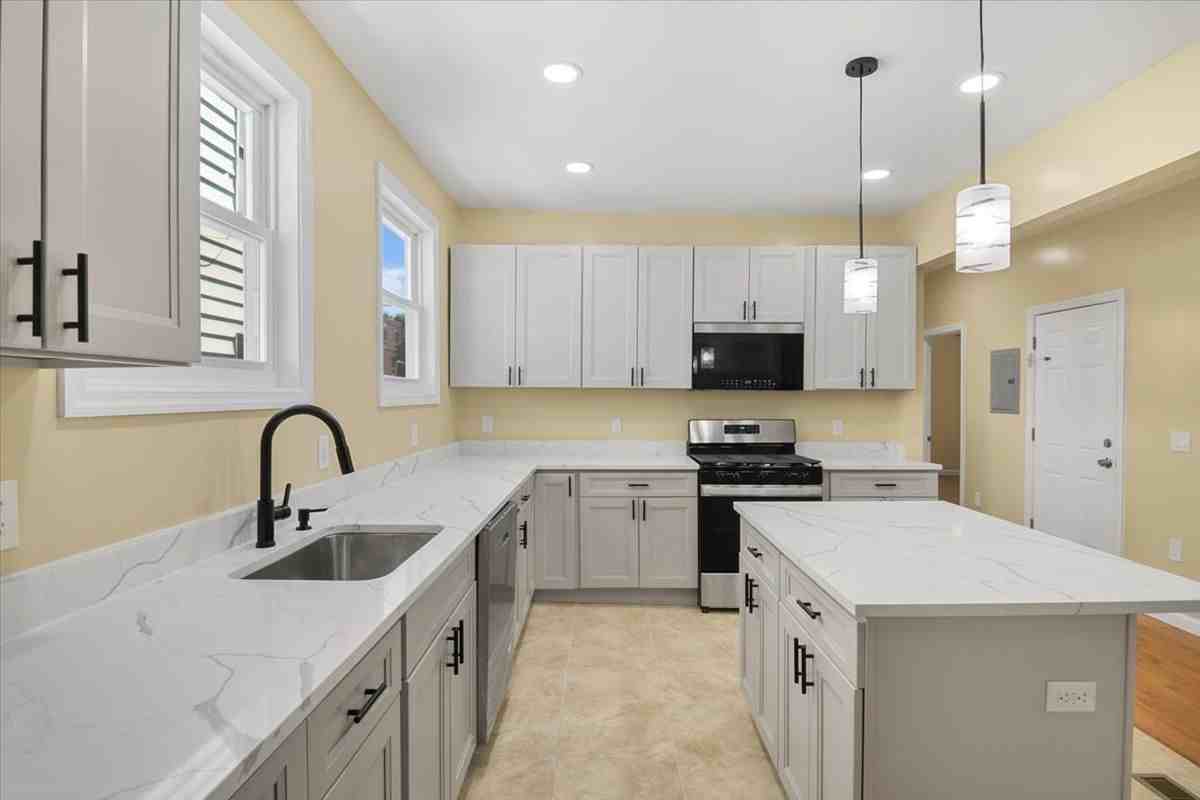 118 Lehigh Ave - Photo 4 of 21