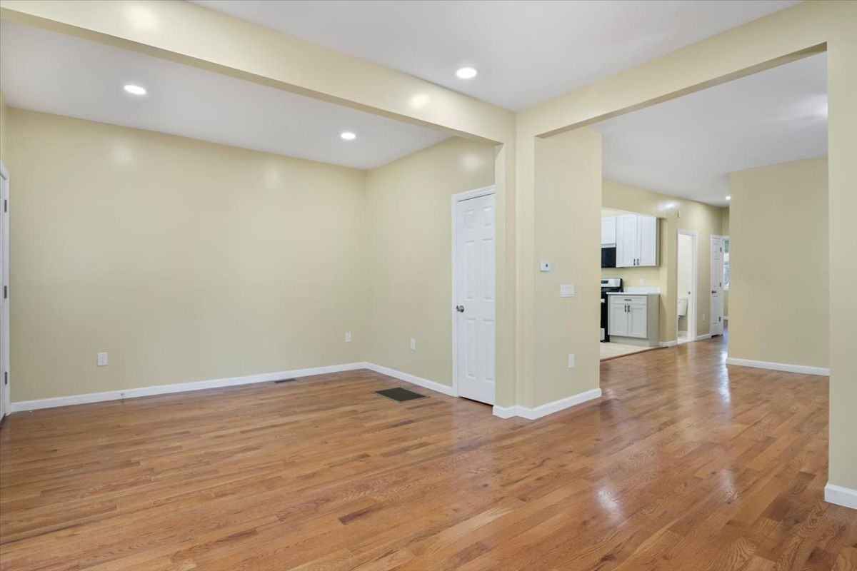118 Lehigh Ave - Photo 7 of 21