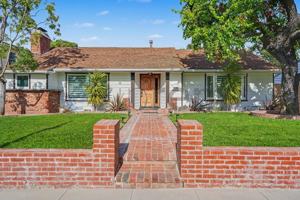 featured image of 4390 Cerritos Ave