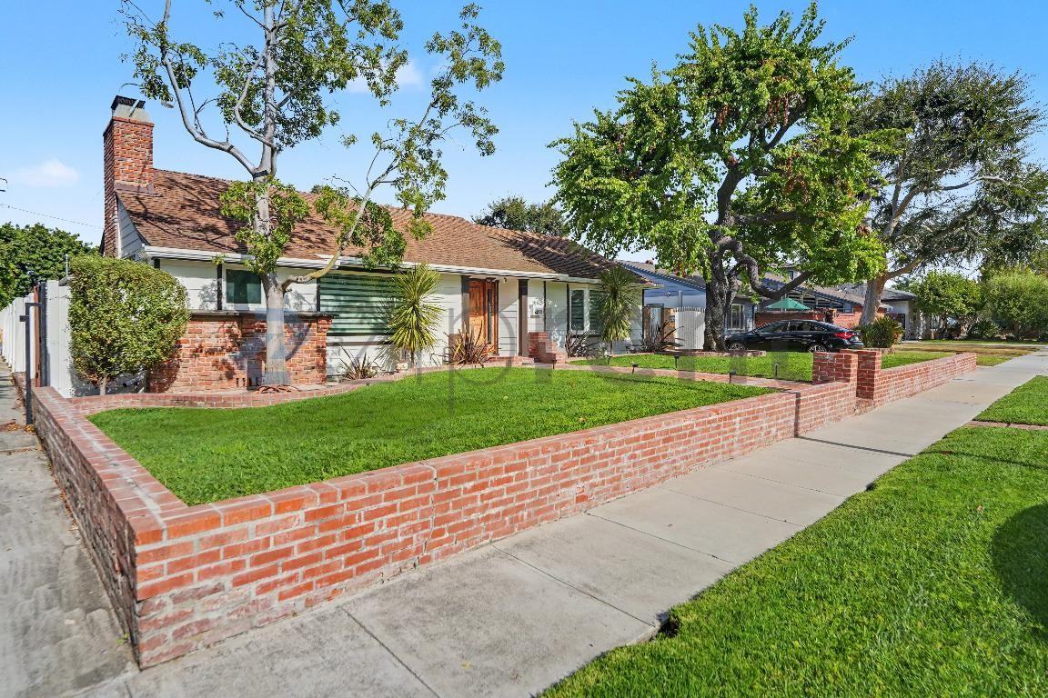 4390 Cerritos Ave - Photo 4 of 33