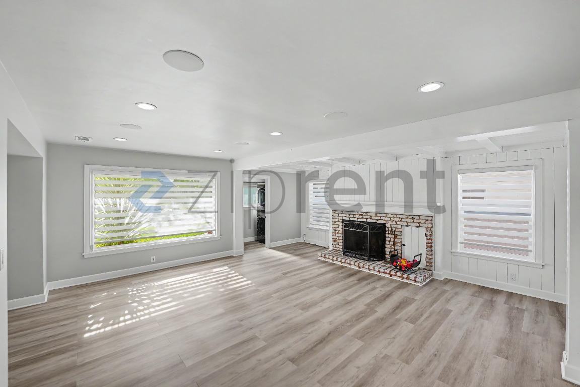 4390 Cerritos Ave - Photo 5 of 33