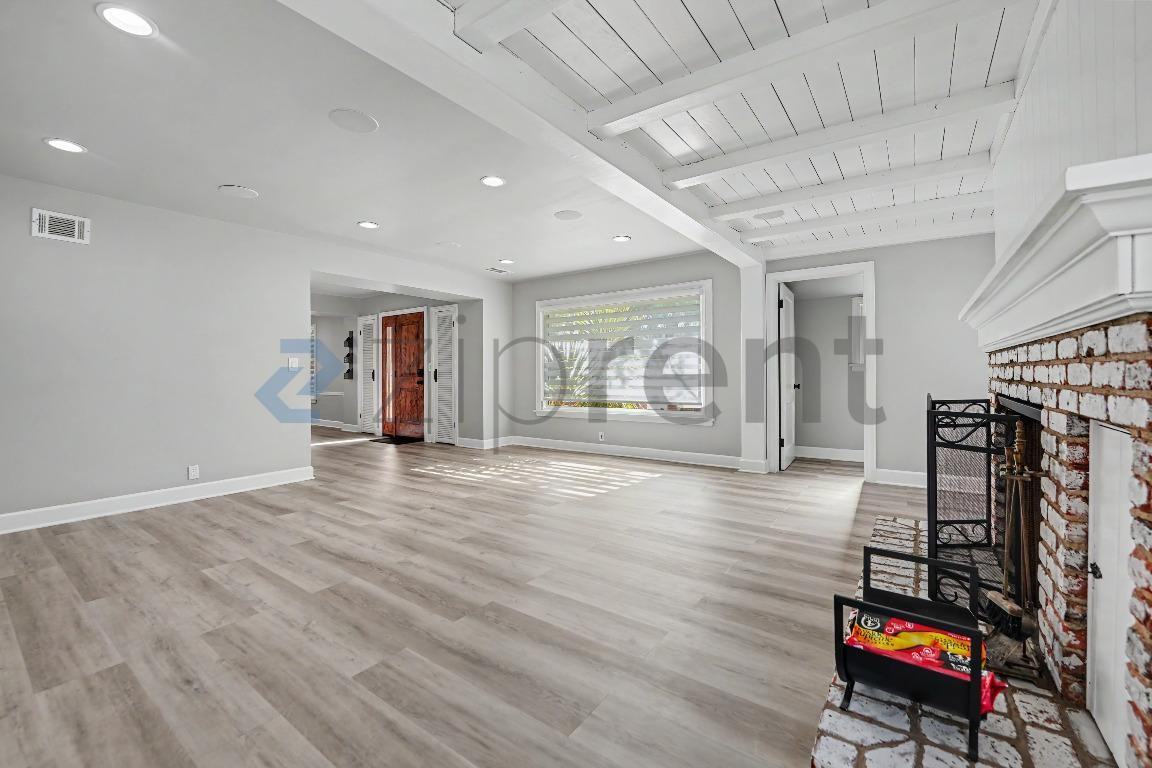 4390 Cerritos Ave - Photo 6 of 33