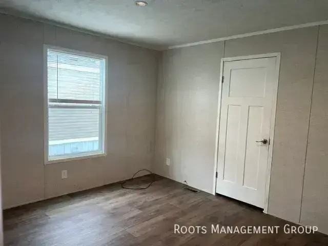 1421 Winona St #1421WN - Photo 6 of 14