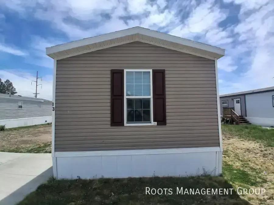 D3 Meadows Ct #D3 - Photo 3 of 23