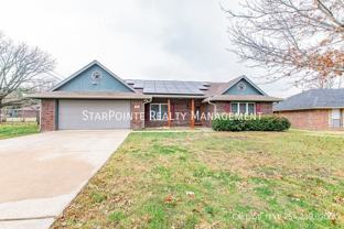 3003 Oakwood Dr - Photo 1 of 1