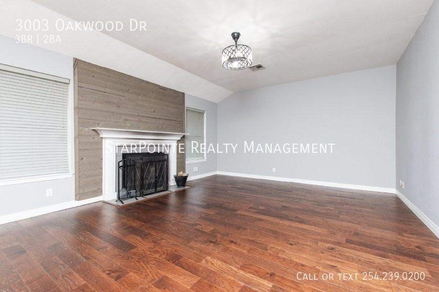 3003 Oakwood Dr - Photo 3 of 22