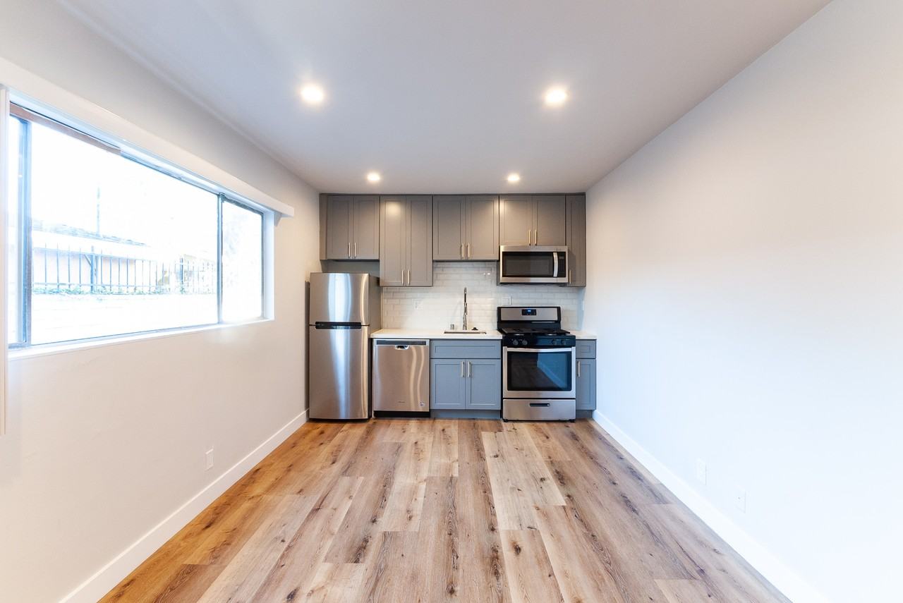 4848 St Charles Pl #4 - Photo 2 of 10