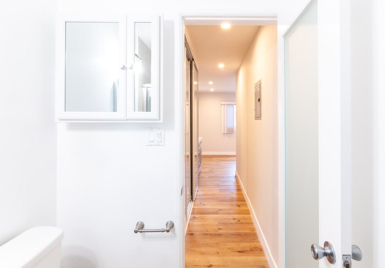 4848 St Charles Pl #4 - Photo 7 of 10
