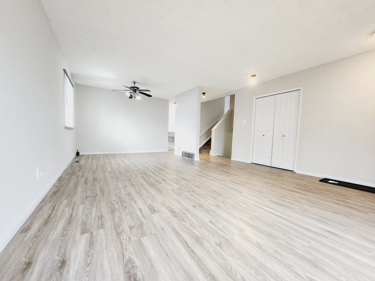 3432 42 Street NW - Photo 6 of 18