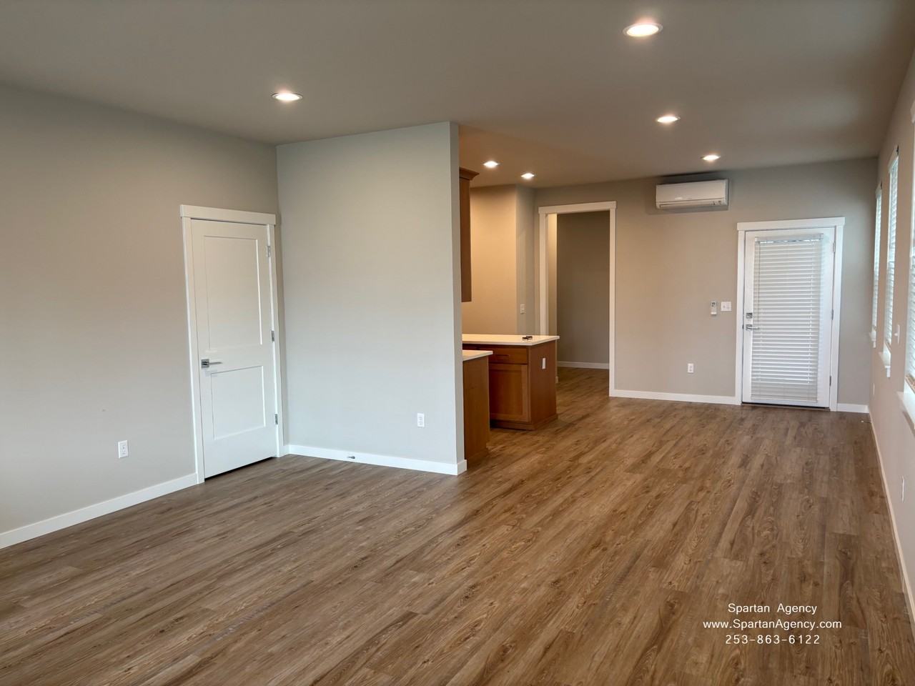 507 15 Street Southeast - Photo 5 of 28