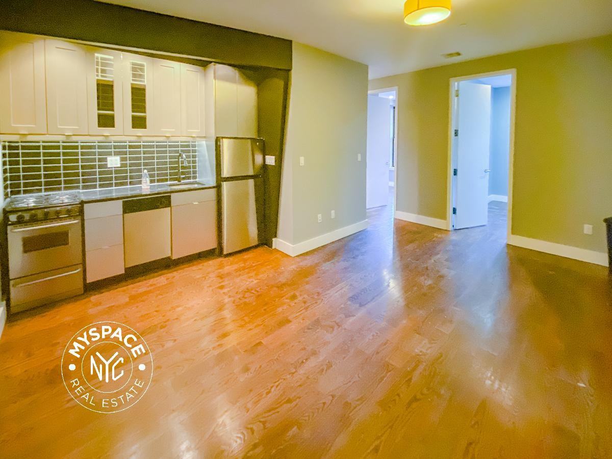 615 Gates Ave #1A - Photo 3 of 9