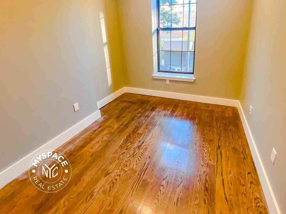 615 Gates Ave #1A - Photo 7 of 9