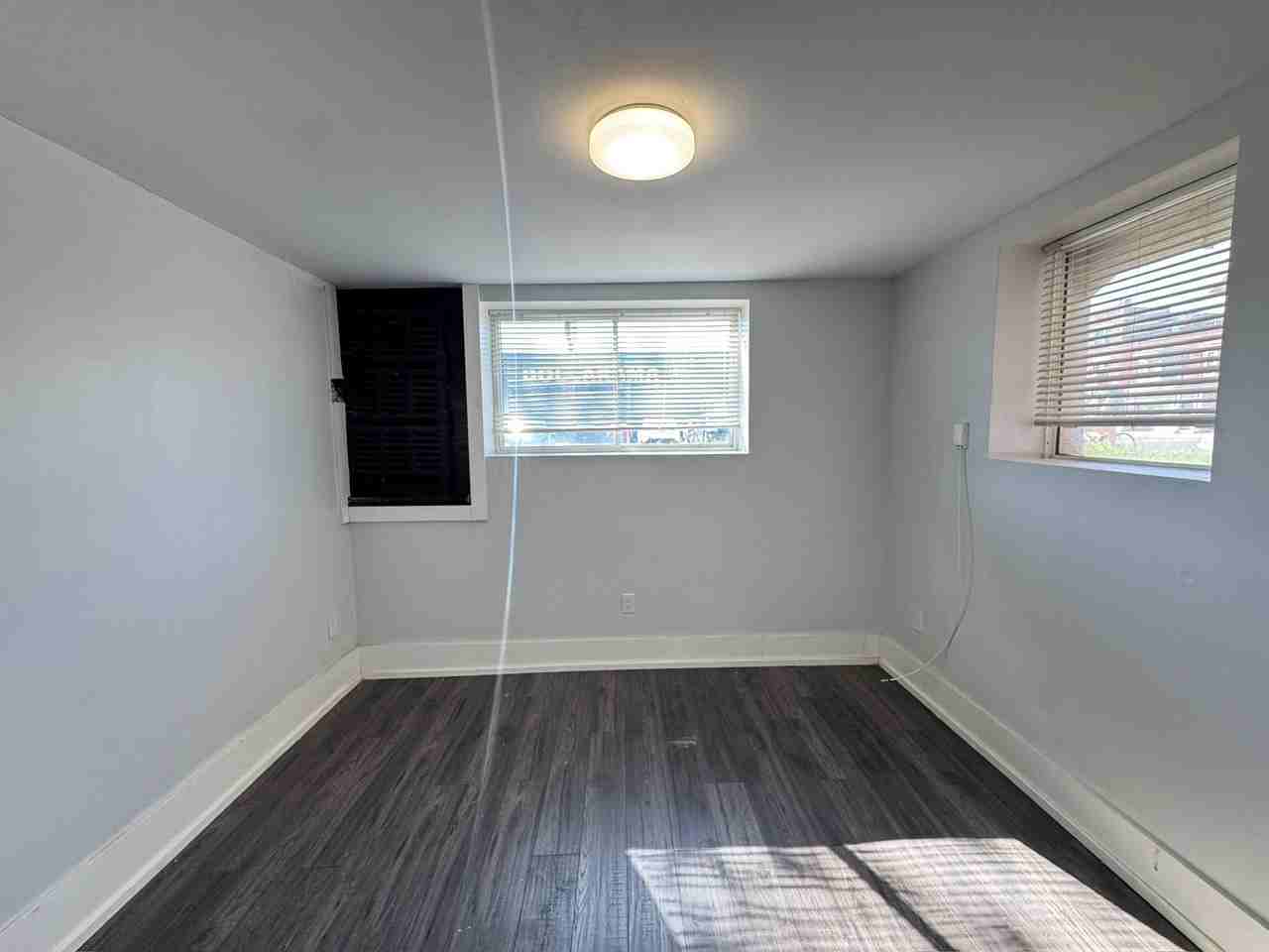 5 Balmoral Ave S - Photo 3 of 12