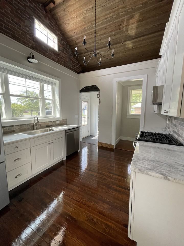 16 Oak St Ne #NA - Photo 5 of 14