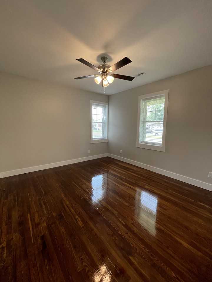 16 Oak St Ne #NA - Photo 7 of 14