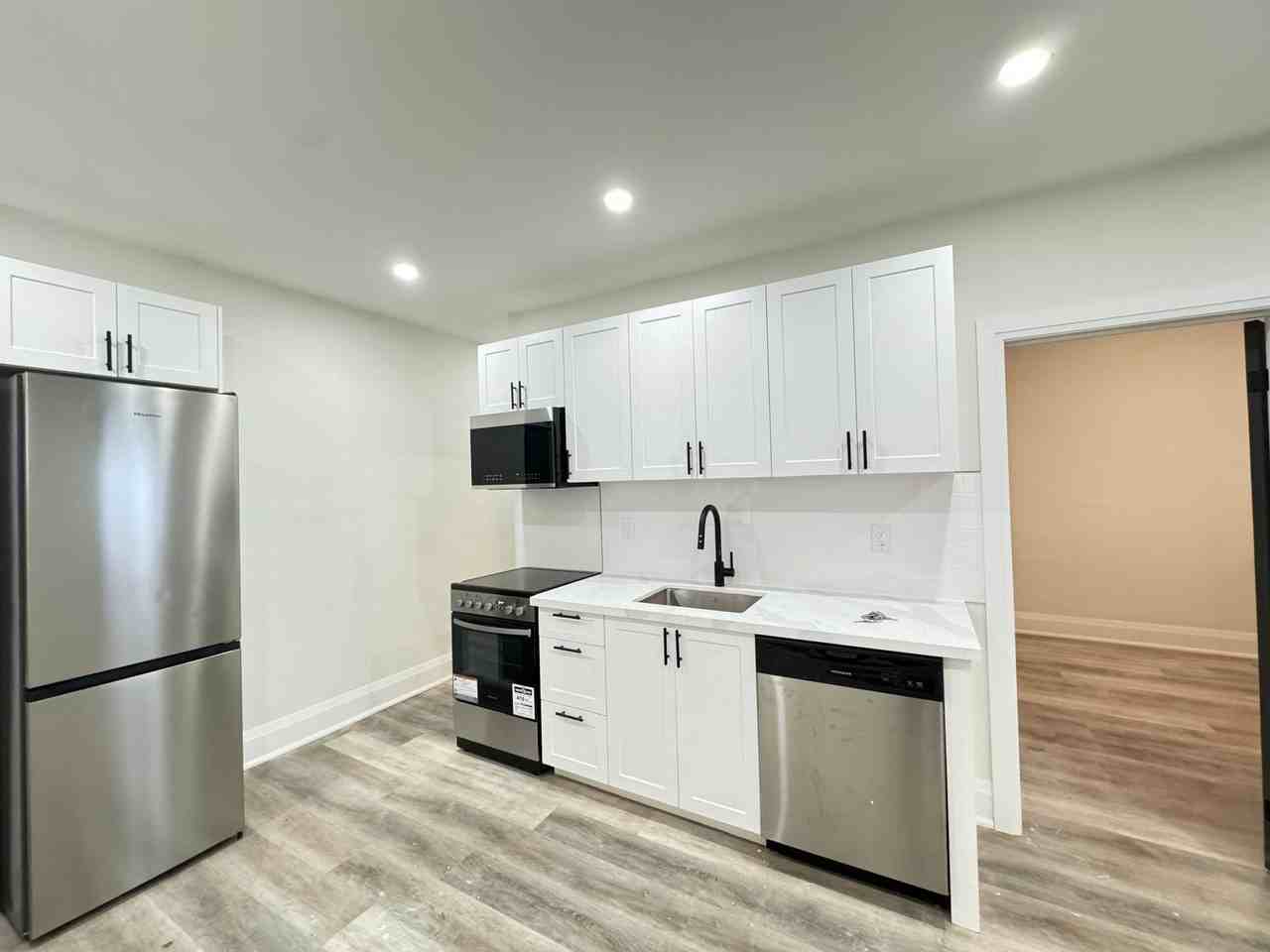 656 Main St E - Photo 2 of 14