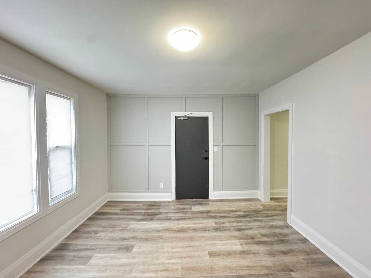 656 Main St E - Photo 7 of 14