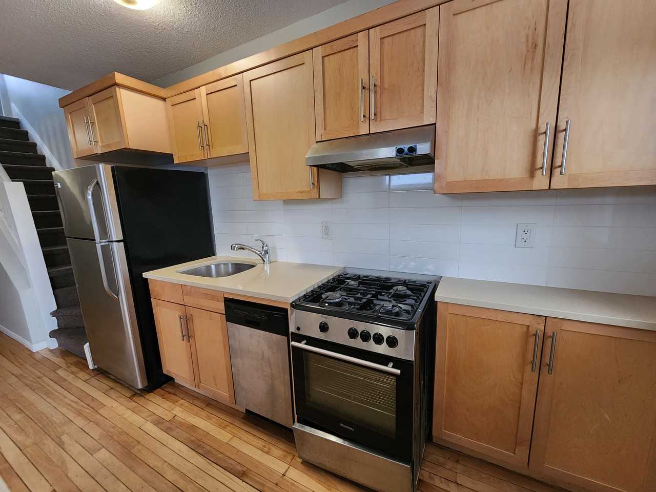 342 Somerset - Photo 2 of 21