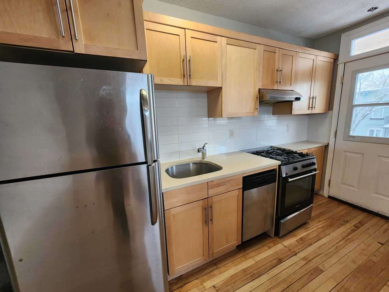 342 Somerset - Photo 3 of 21