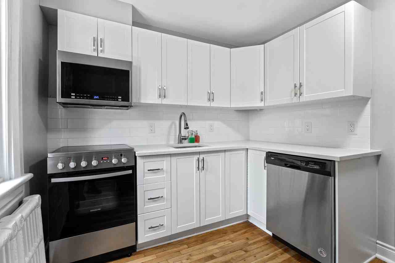 190 Glebe Avenue - Photo 2 of 5