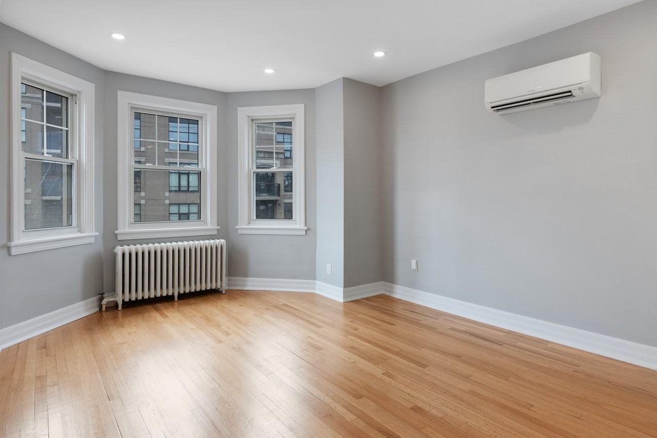 190 Glebe Avenue - Photo 3 of 5