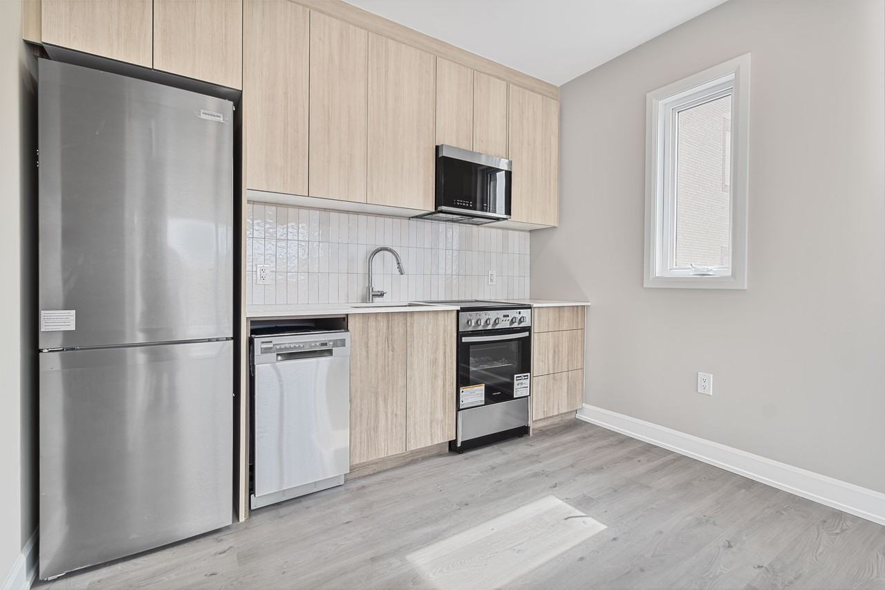 370 Cambridge Street - Photo 4 of 16