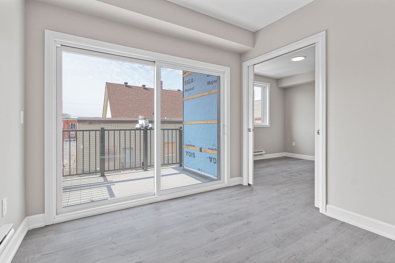 370 Cambridge Street - Photo 6 of 16