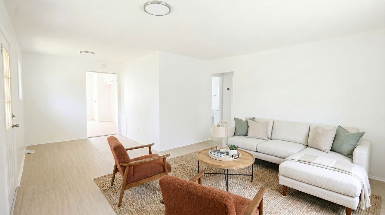 16805 Fairfax Ave - Photo 3 of 21