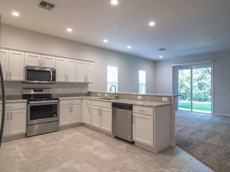 1097 Grantham Dr - Photo 2 of 11